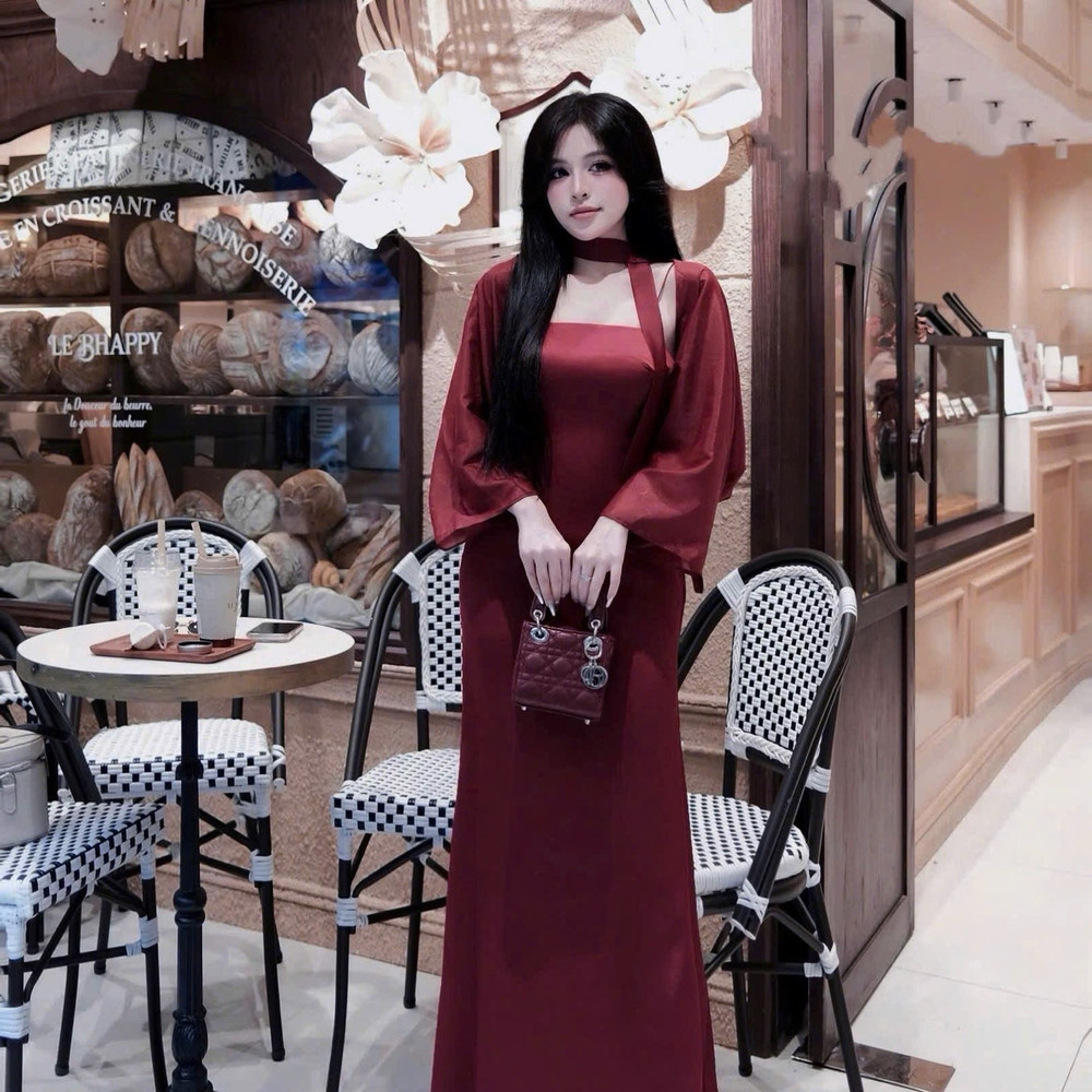 Đầm thiết kế lụa kèm khăn choàng và dây lụa