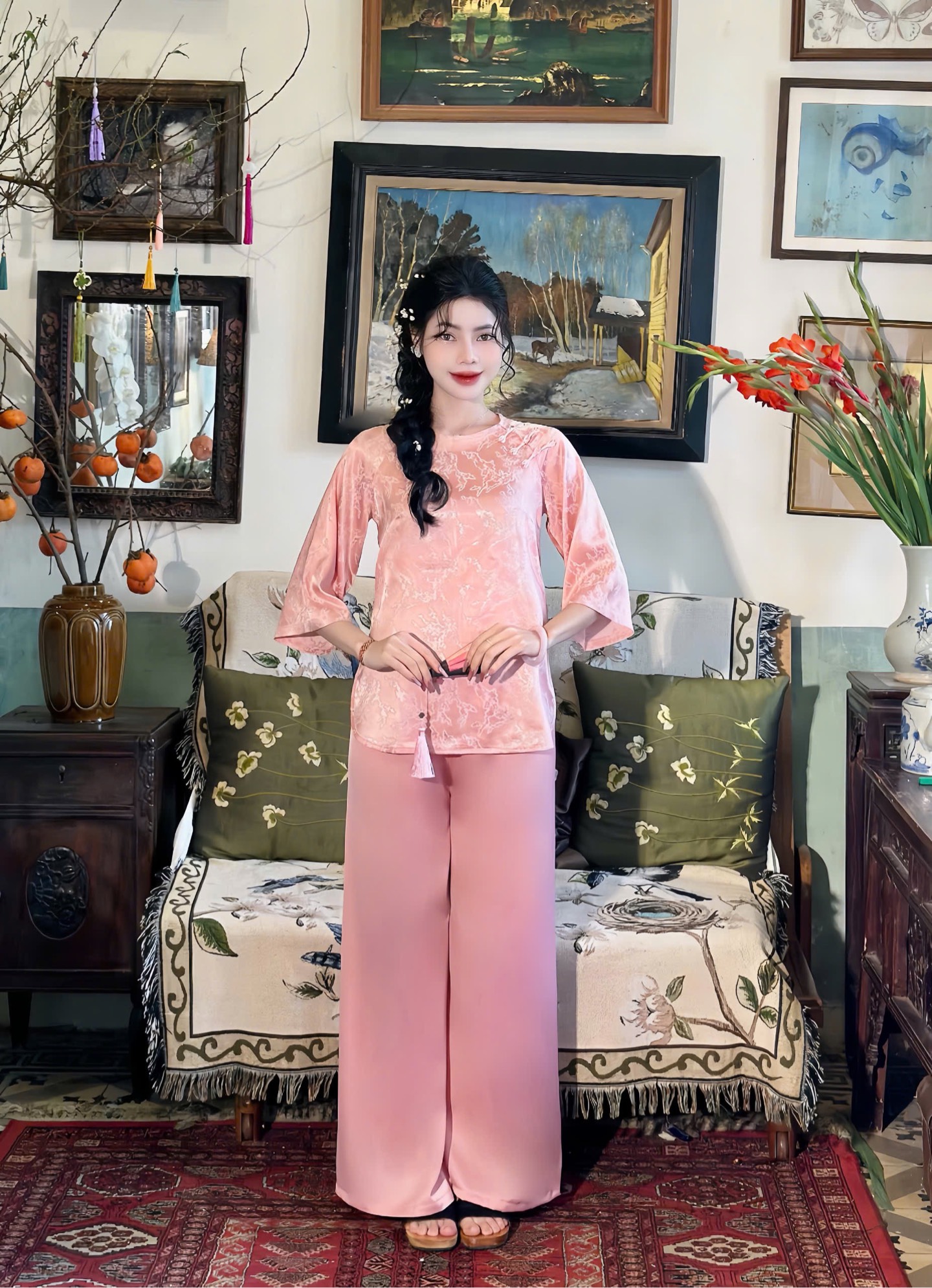 Đầm cổ tròn đính 3 nơ ngọc