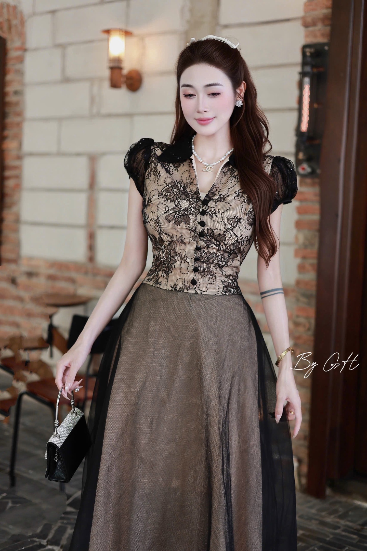 Đầm ren cổ bè tùng lưới H