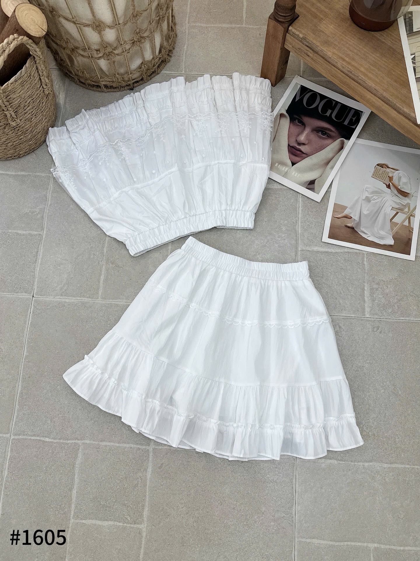 Chân váy 2 tầng phối ren xoè