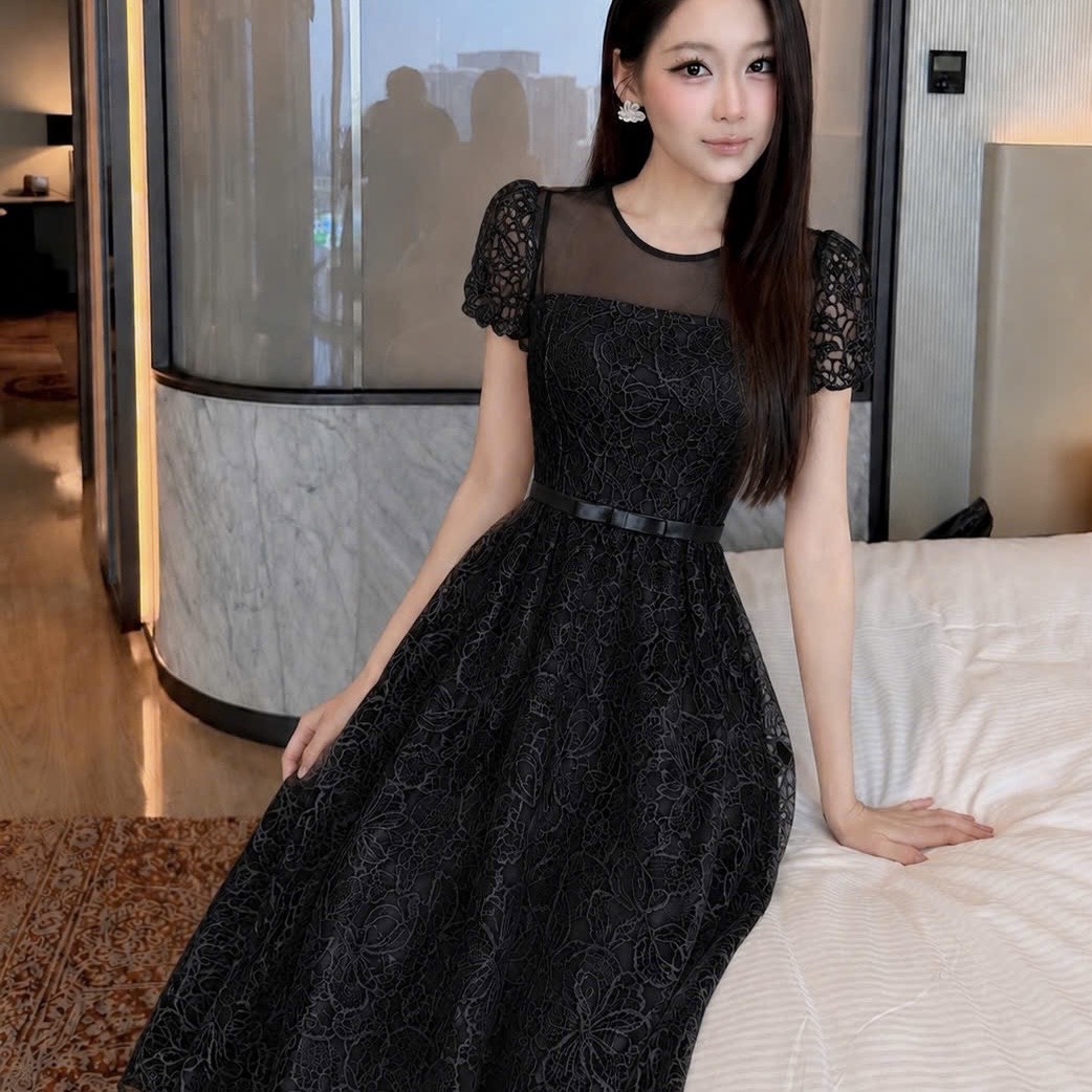 Đầm thiết kế cổ tròn nơ eo dáng dài