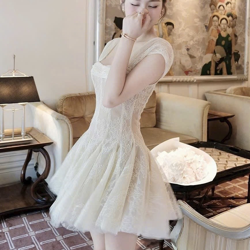 Đầm thiết kế 2 dây ren ngắn tùng xoè