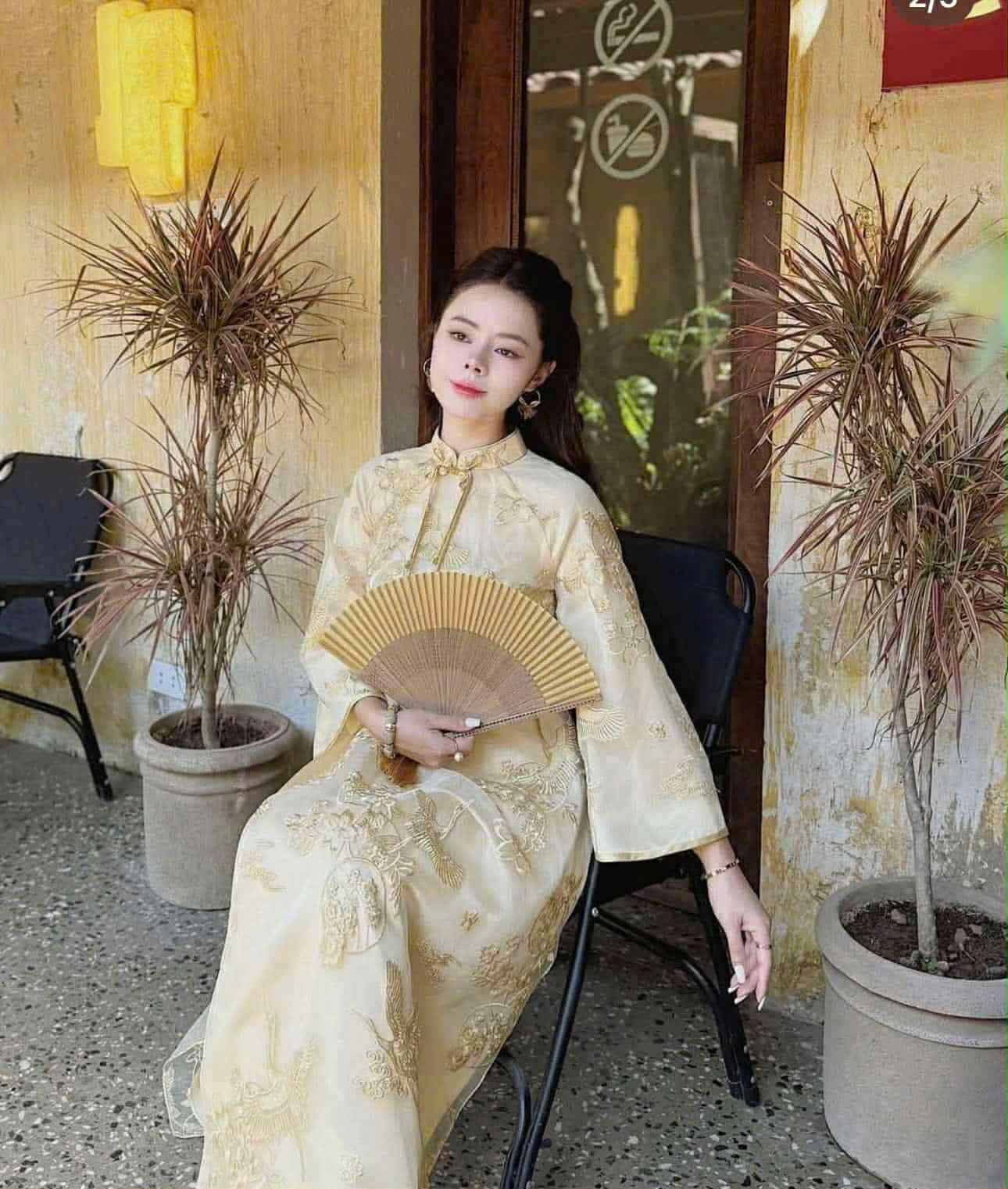 Áo dài voan hạc cổ tàu sang trọng