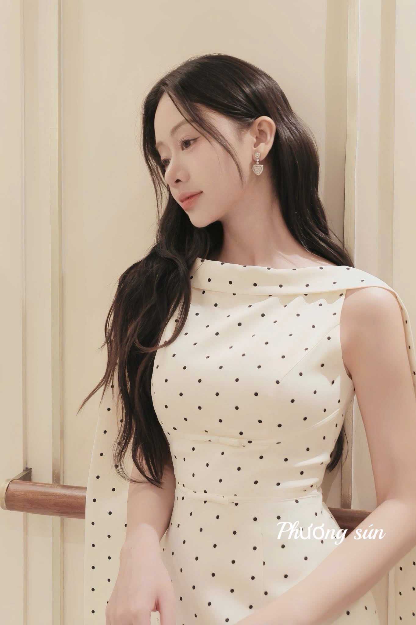 Đầm dáng ngắn chữ A nơ kèm dây kiểu