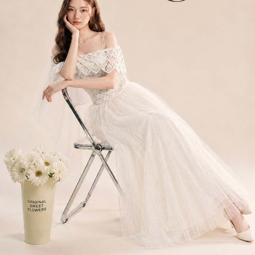 Đầm thiết kế 2 dây trễ vai phối voan dáng dài