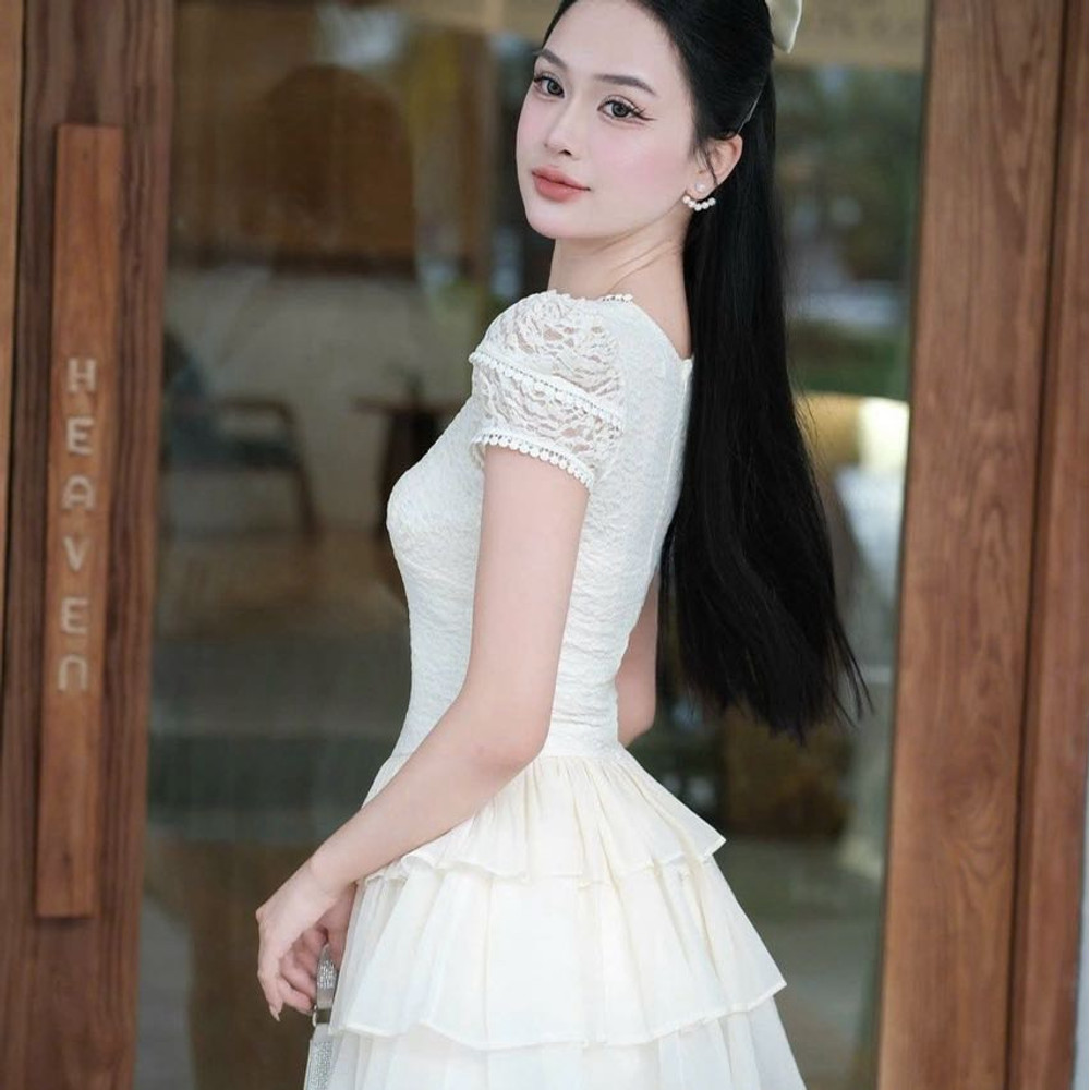 Đầm thiết kế dáng  ngắn cổ tim tay ngắn phối ren 2 tầng voan cao cấp đi tiệc