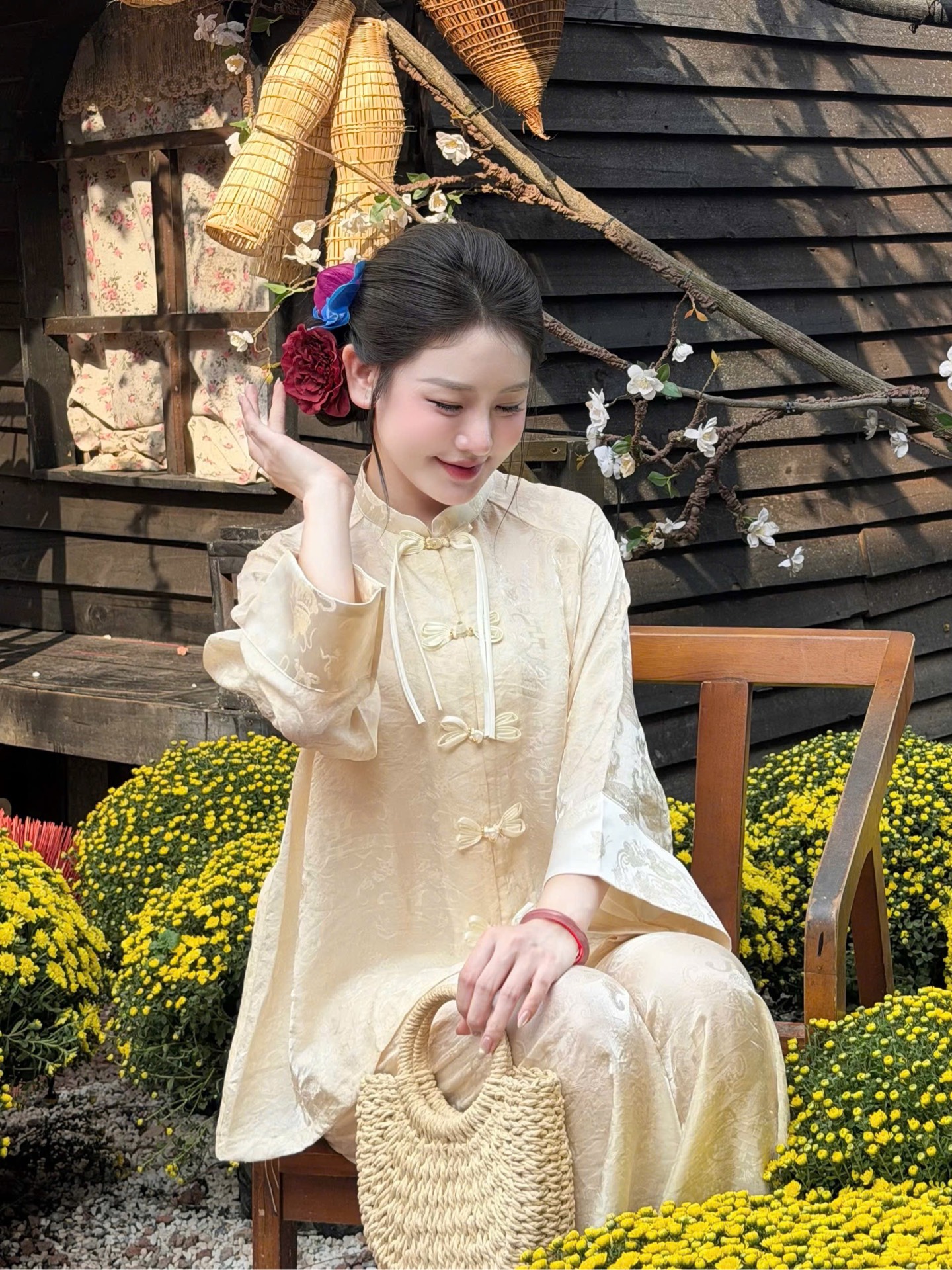 Đồ lam lụa gấm cổ trụ nút nơ kiểu