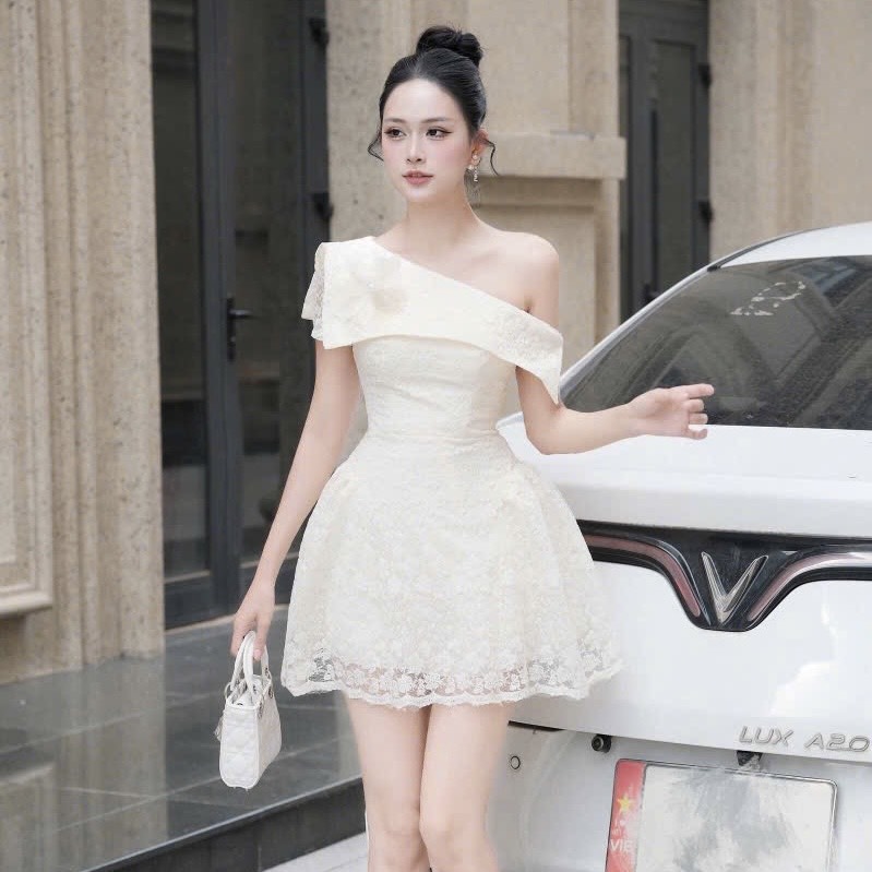 Đầm trễ vai hoa ren dáng xoè ngắn