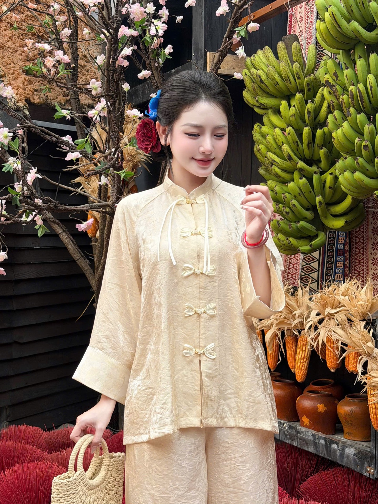 Đồ lam lụa gấm cổ trụ nút nơ kiểu