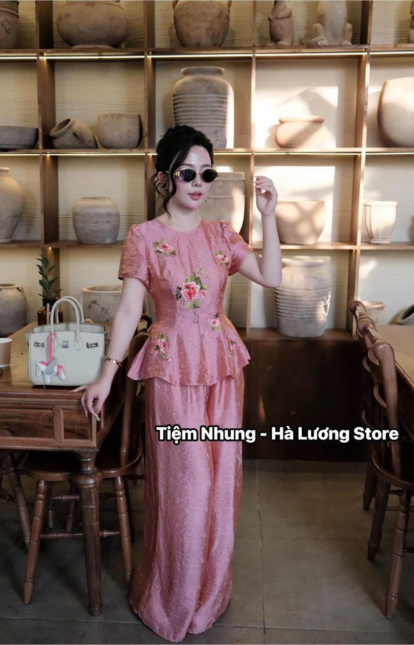 Set đồ lam lụa tơ tằm thêu hoa hồng áo tay cộc