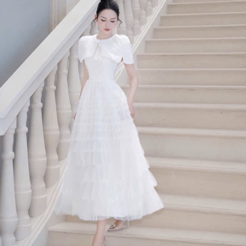 Đầm thiết kế sang trọng ren chân choàng nữ hoàng