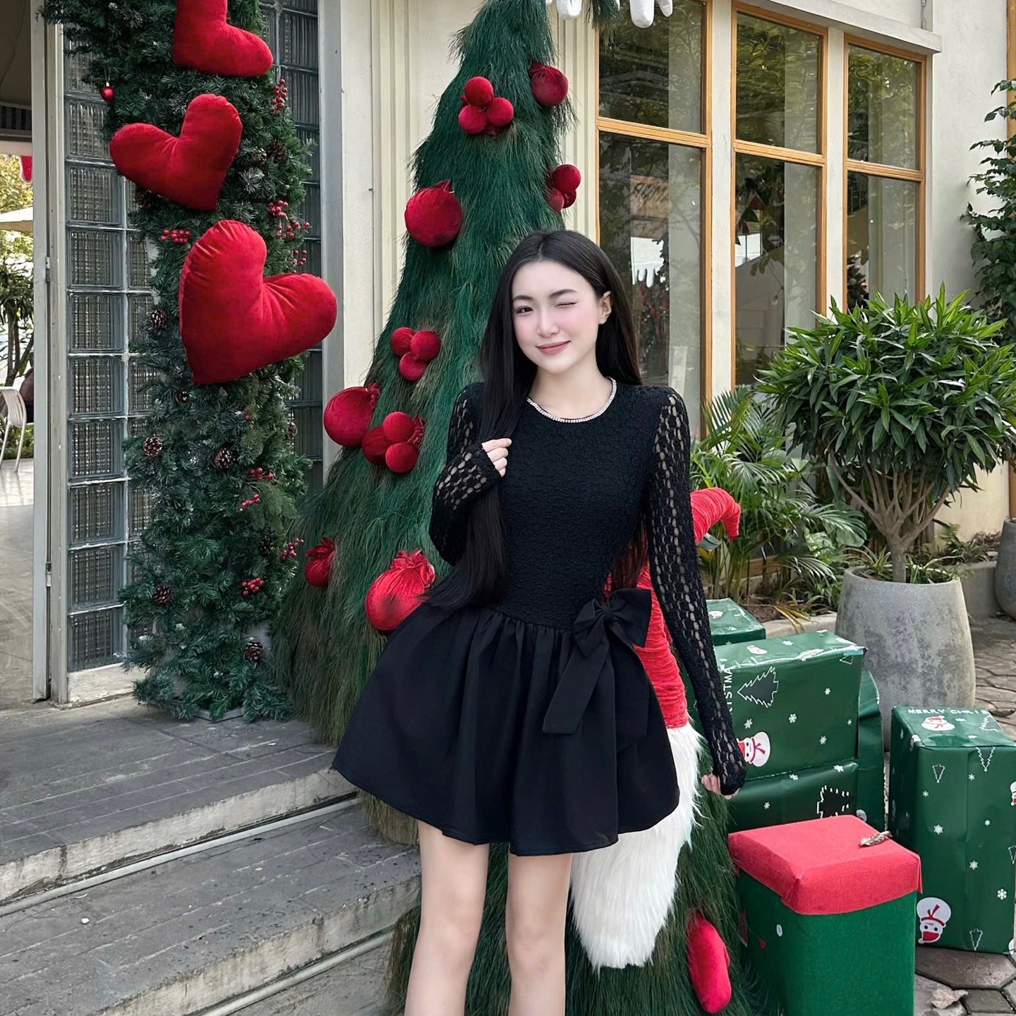 Đầm thiết kế tay dài cổ tròn chân bồng sang chảnh
