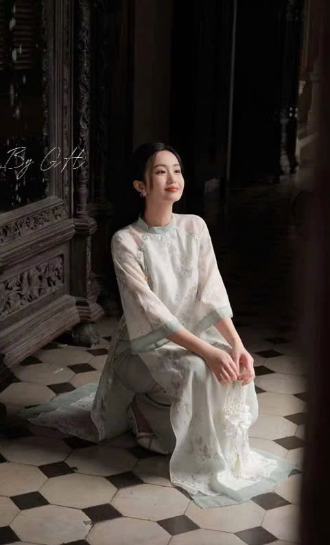 Áo dài voan tơ thêu xanh ngọc