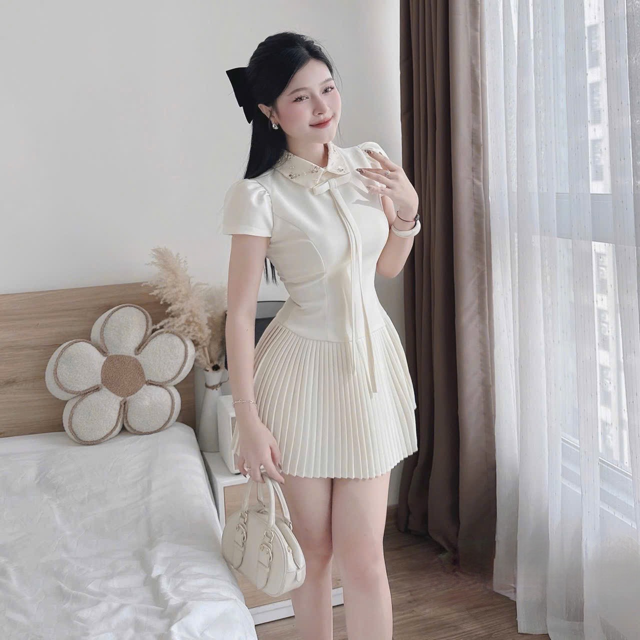 Đầm cổ sơ mi dáng ngắn xếp ly hot trend ép mùng đính kết