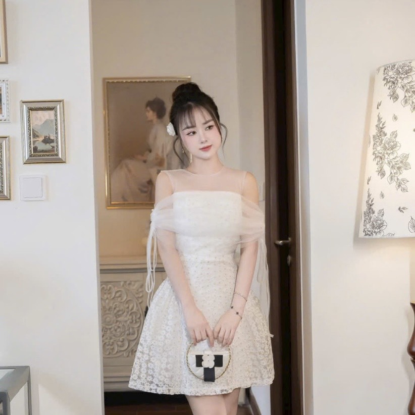 Đầm thiết kế cao cấp ren hoa cúc phối lưới