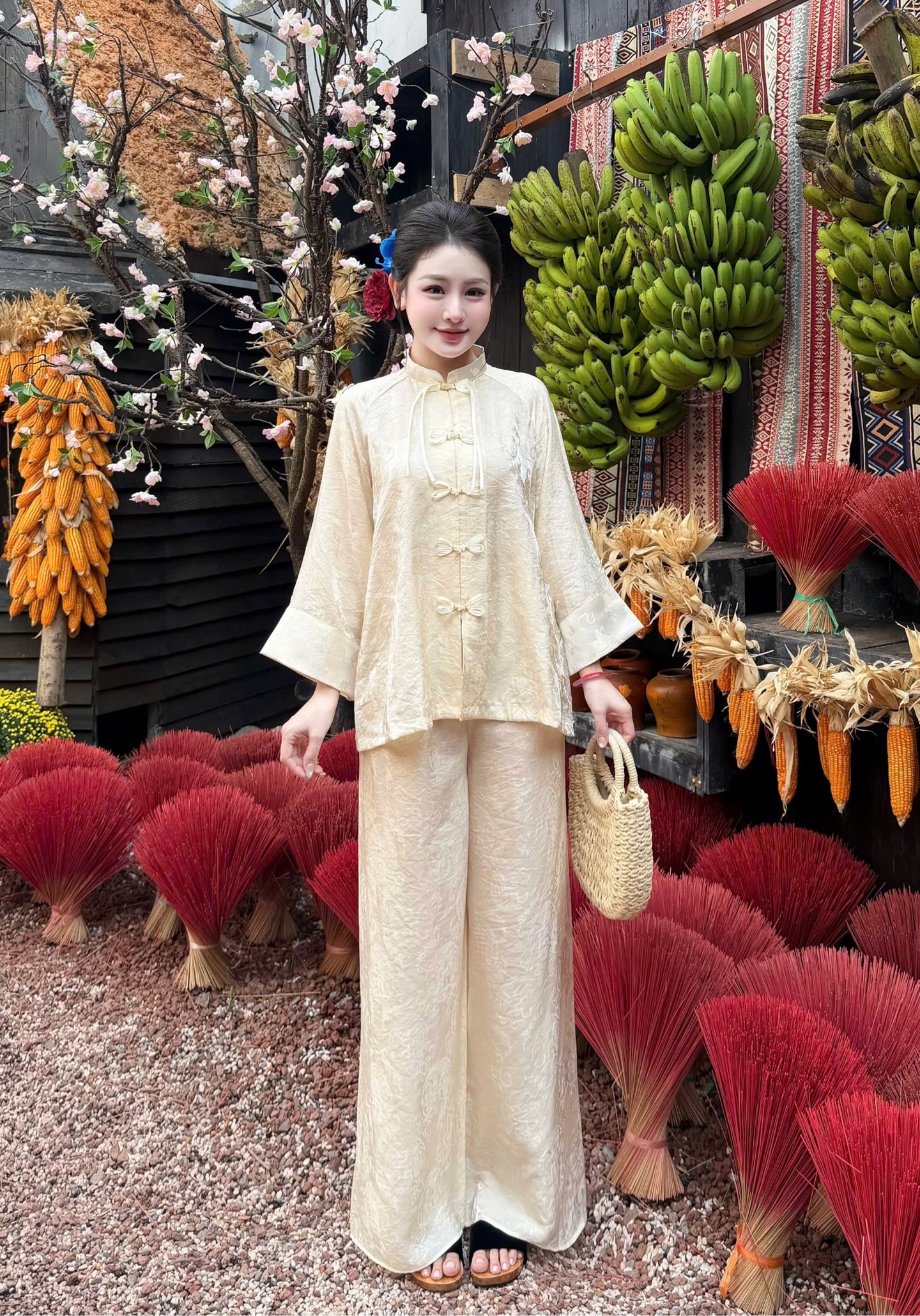 Đồ lam lụa gấm cổ trụ nút nơ kiểu