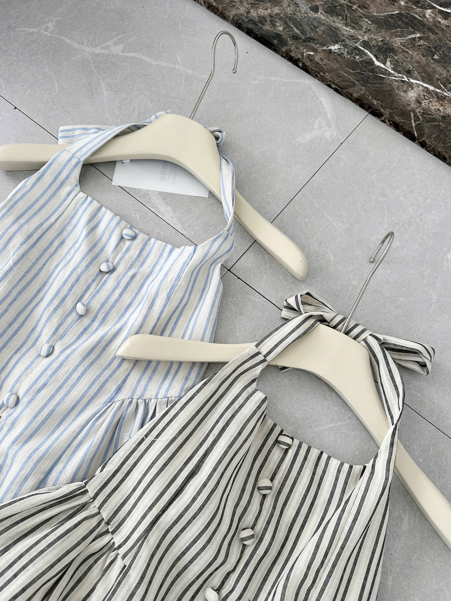Set áo kẻ 2 dây quần bí ngắn phồng