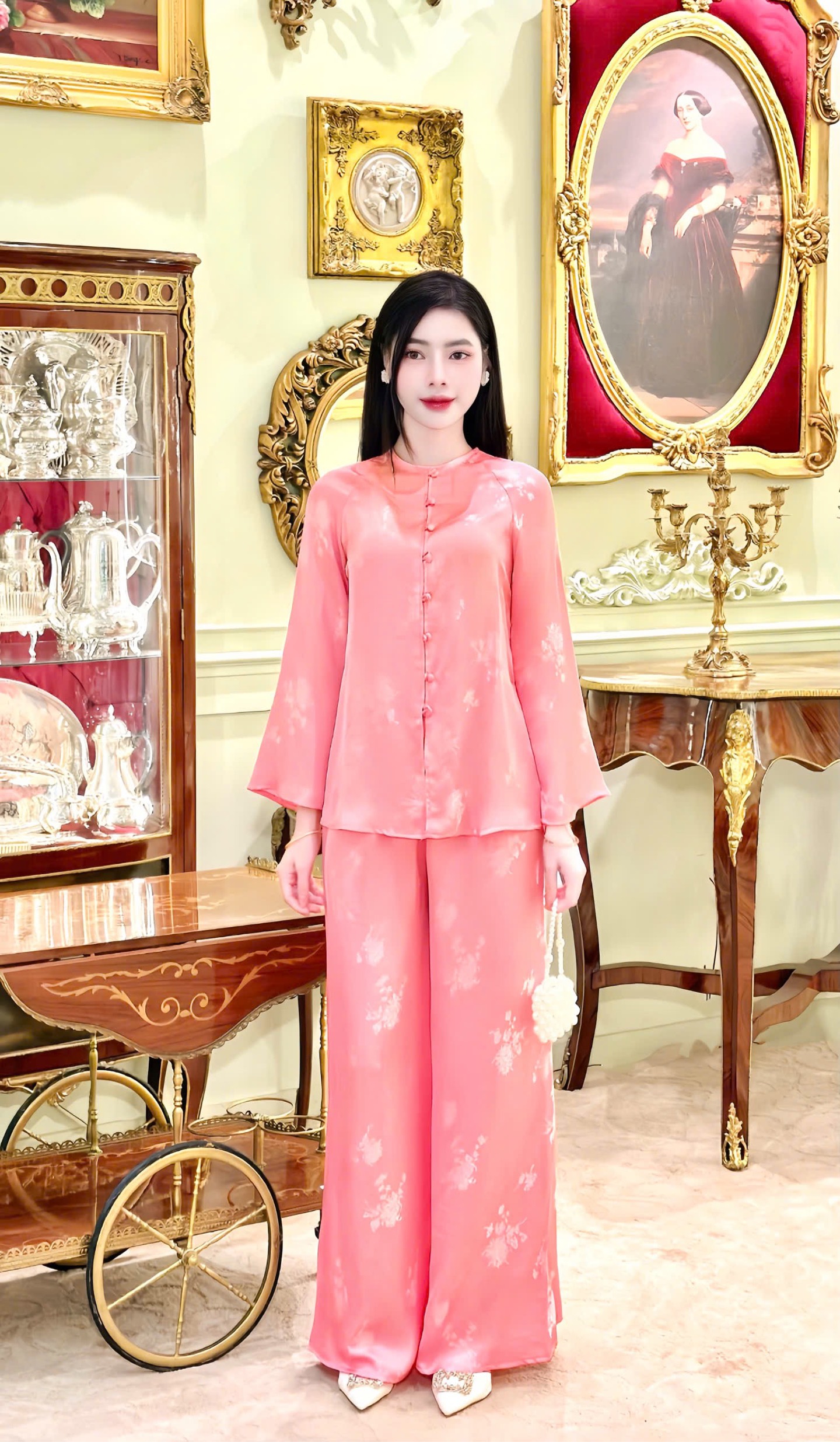 Đồ lam thiên hoa lụa tằm ánh kim