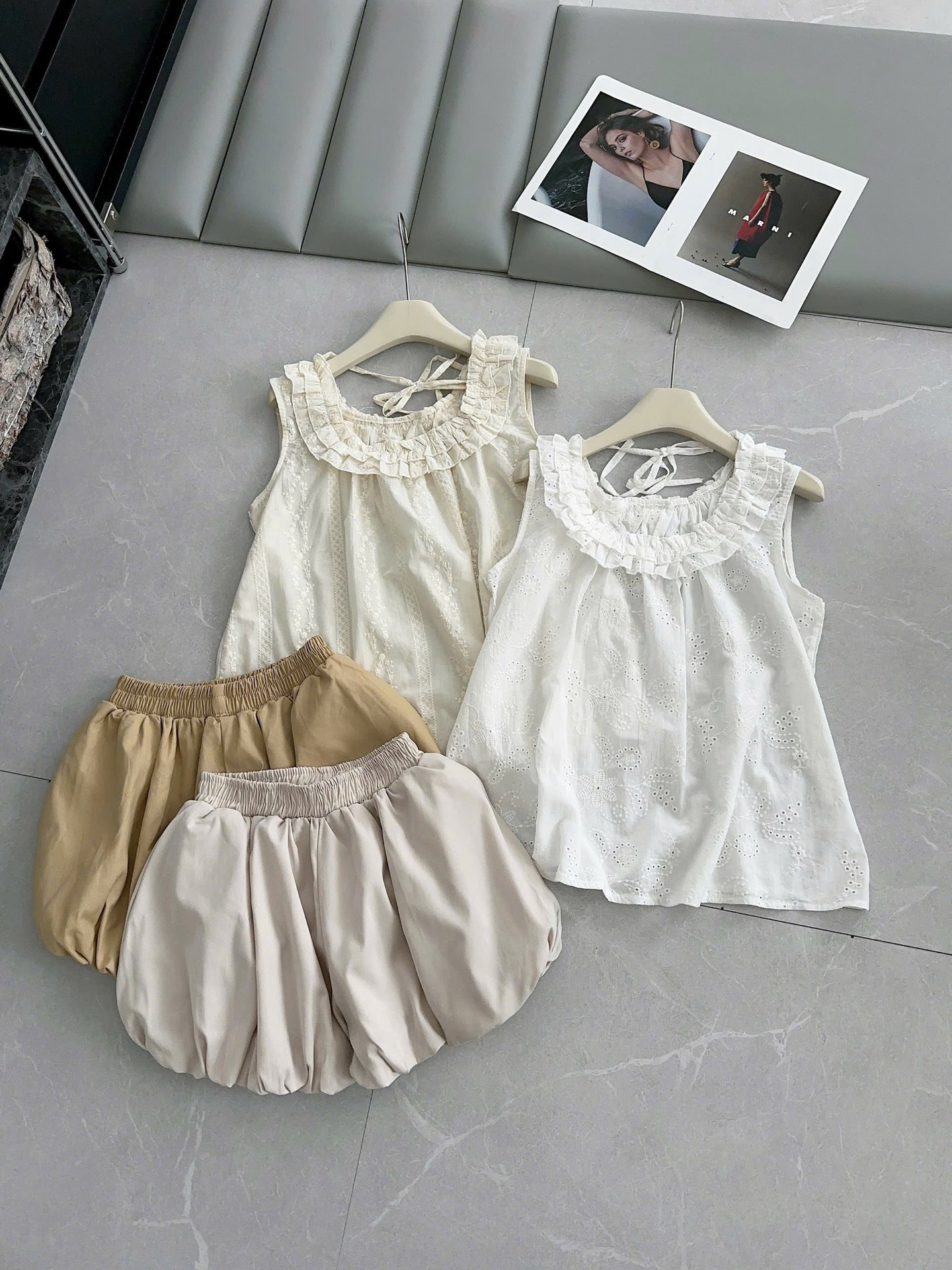 Set áo sát nách ren cổ kèm quần bí
