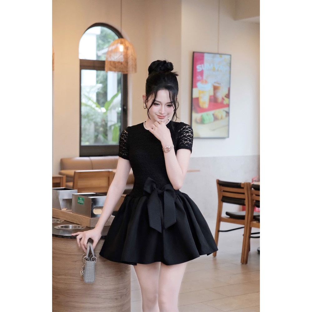 Đầm thiết kế ôm cổ tròn chân bồng dễ thương