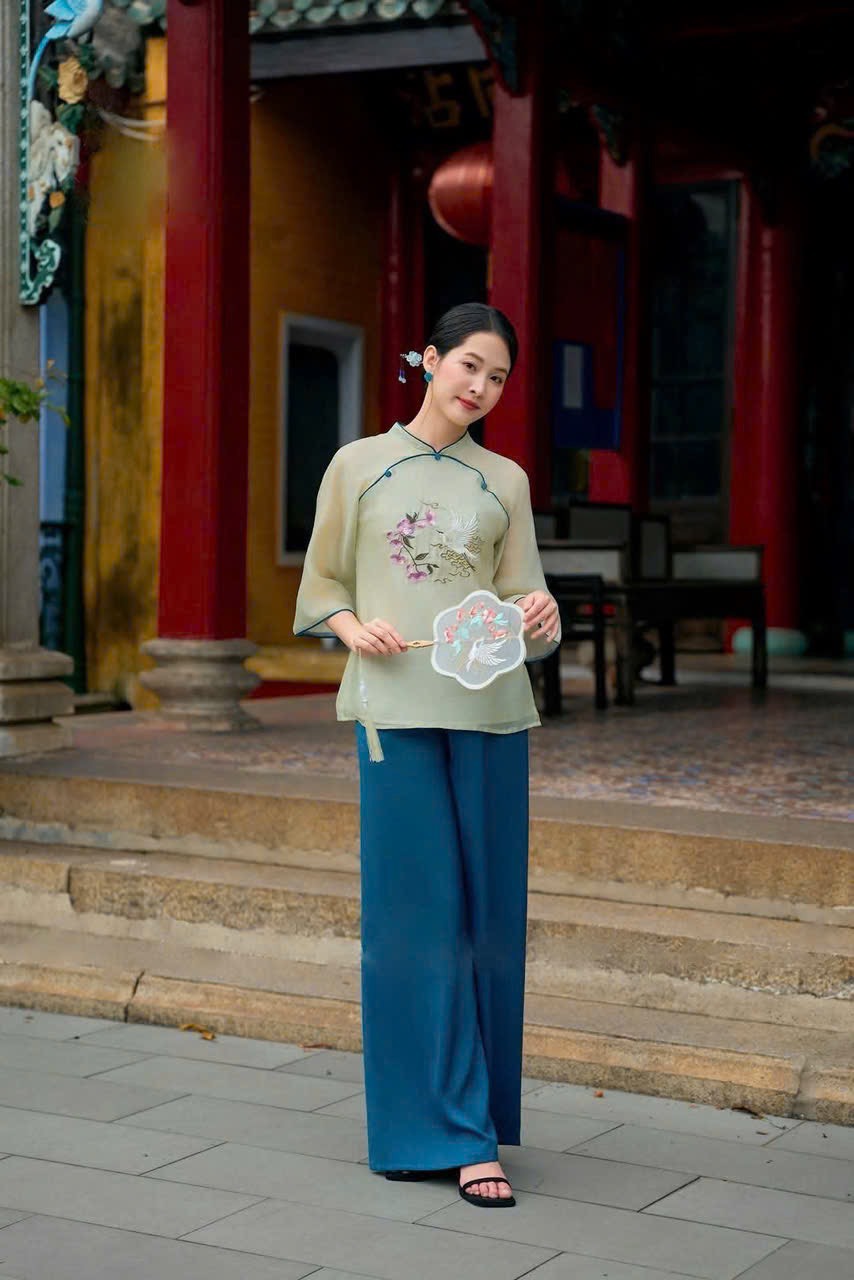 Bộ lam thêu cò và hoa