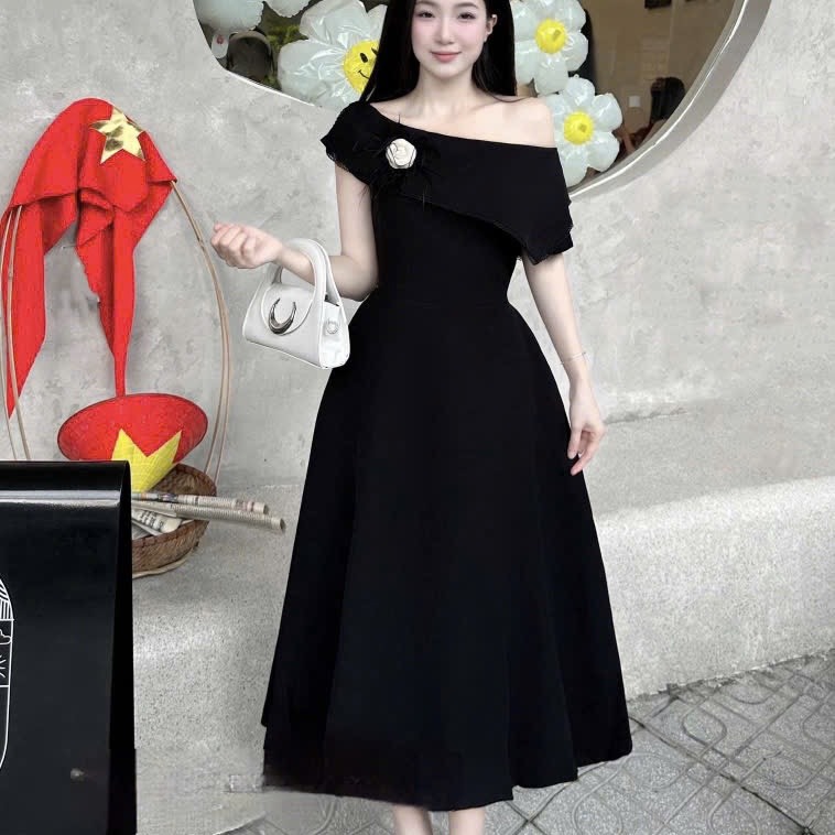 Đầm trễ vai dáng dài chữ A sang trọng