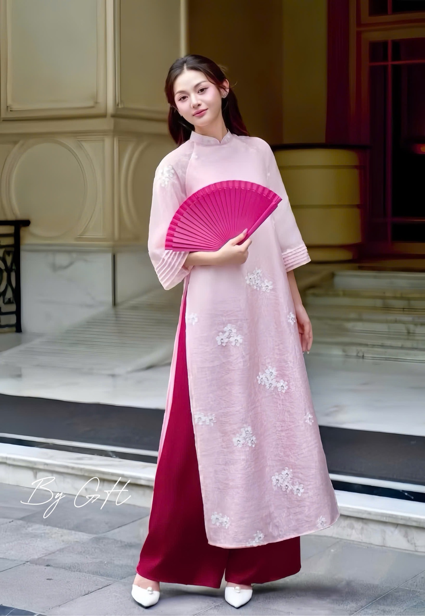 Áo dài truyền thống tay viền thêu hoa