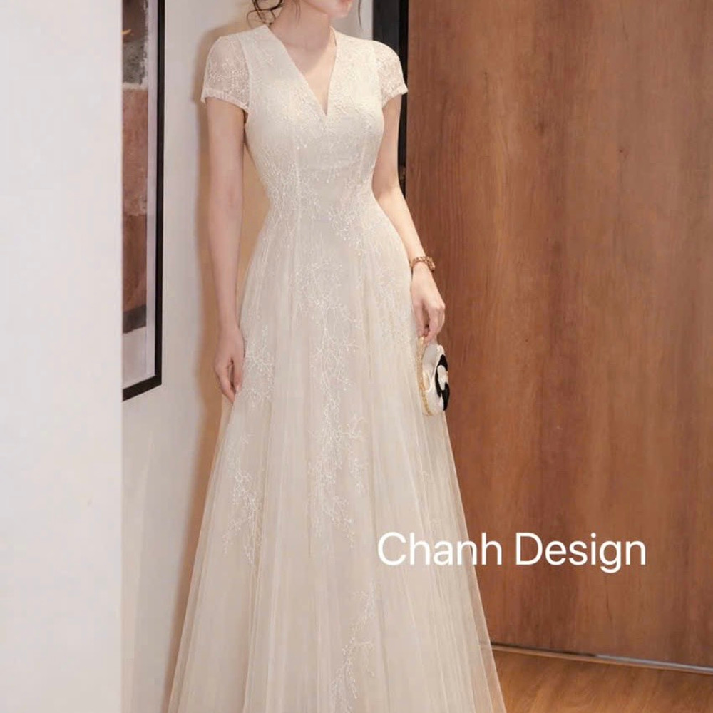 Đầm thiết kế ren tay ngắn tùng xoè