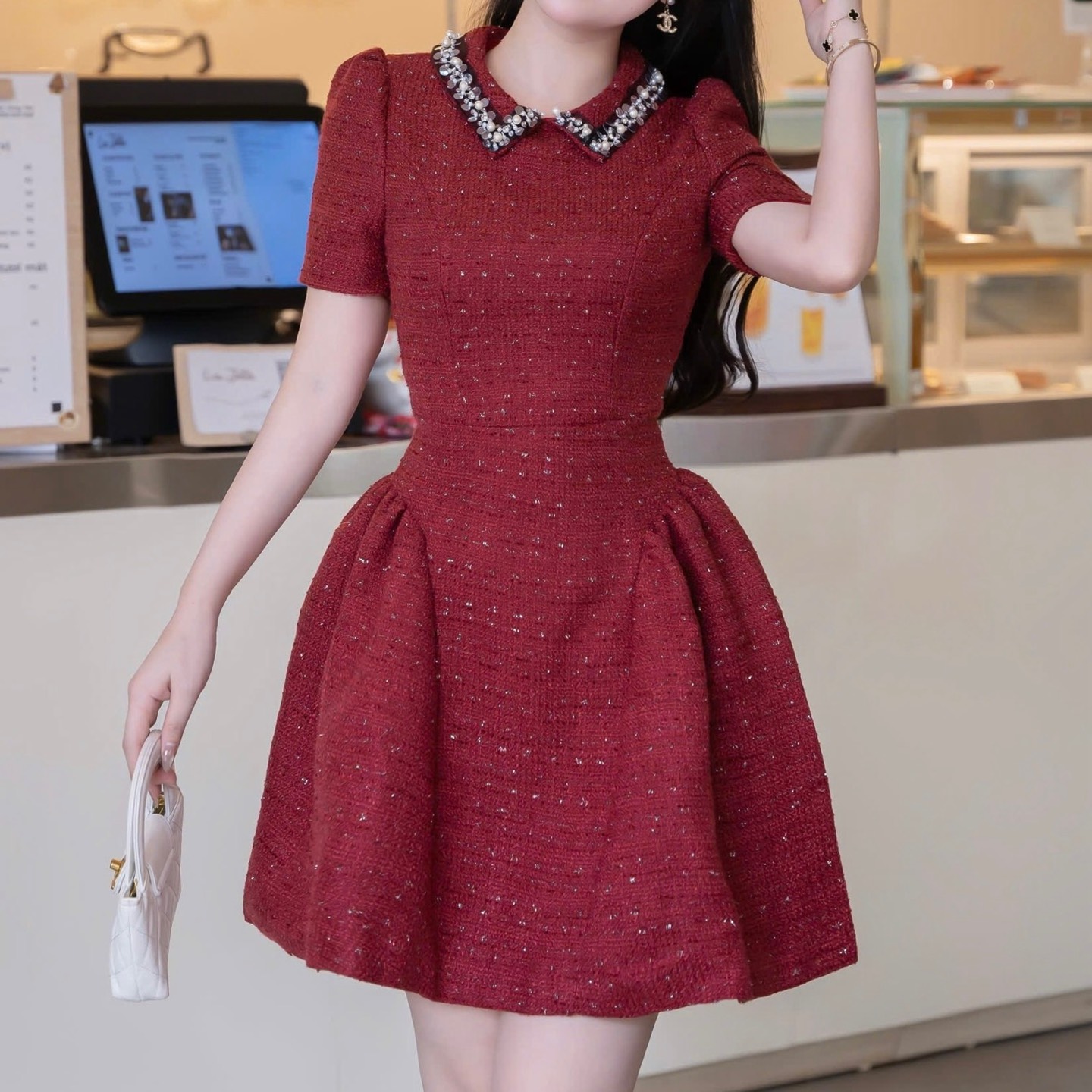 Đầm dạ cổ đá bồng xoè tay nhắn
