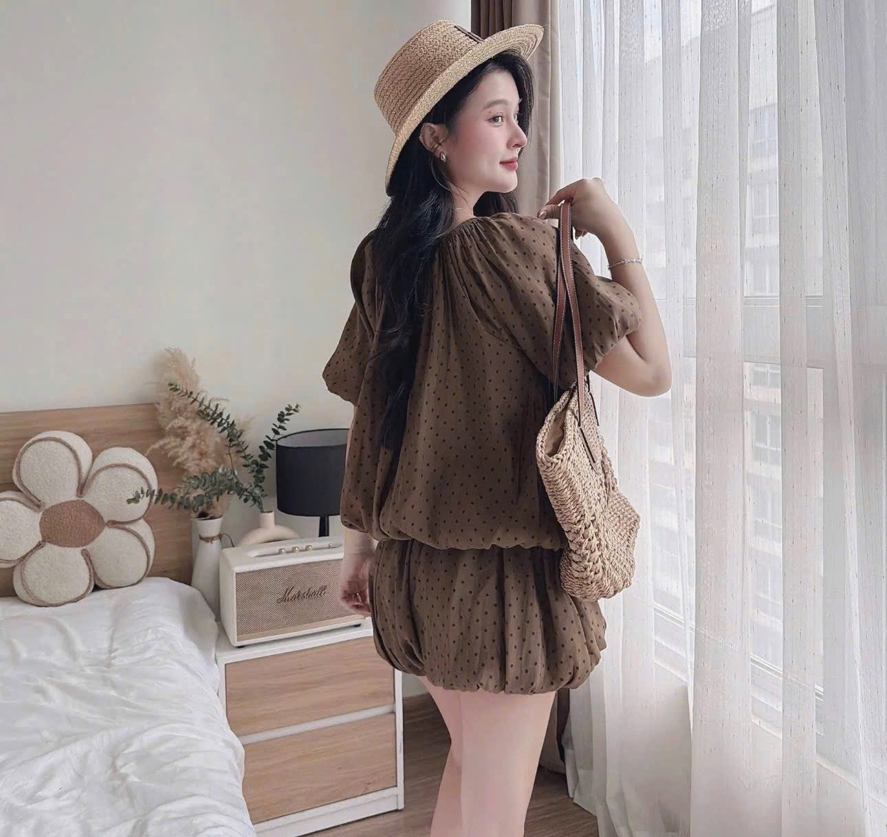 Set kiểu chấm bi quần áo bí phồng ngắn cột nơ ngực