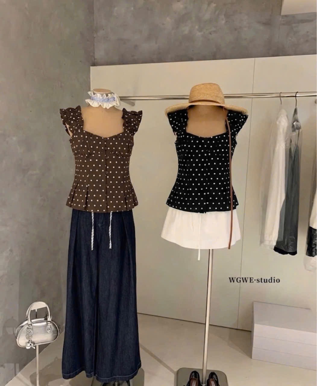 Áo kiểu 2 dây chấm bi nút ngực