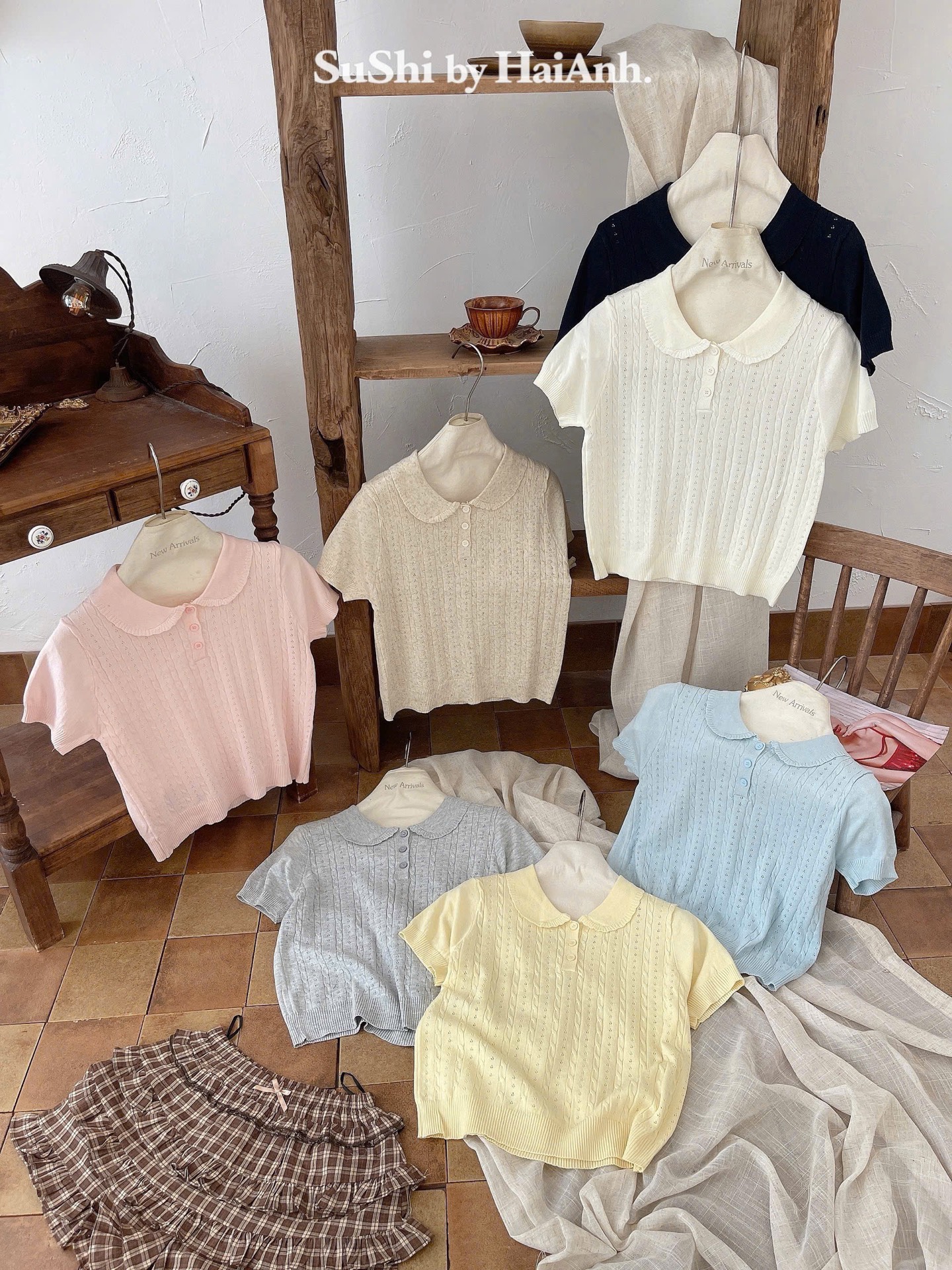 Áo len cổ sen 3 nút