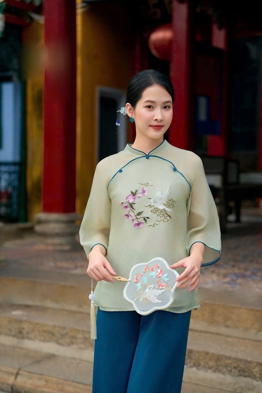 Bộ lam thêu cò và hoa