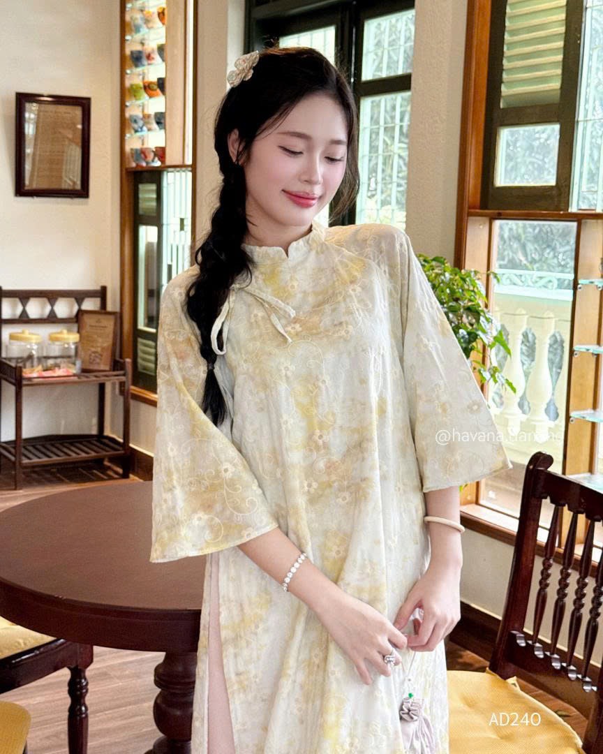 Áo dài loang thêu hoa nút đôi