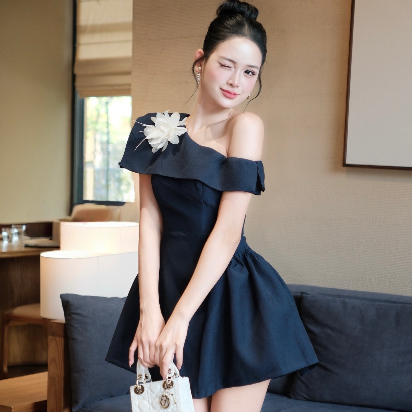 Đầm thiết kế trễ vai dáng ngắn xoè sang trọng