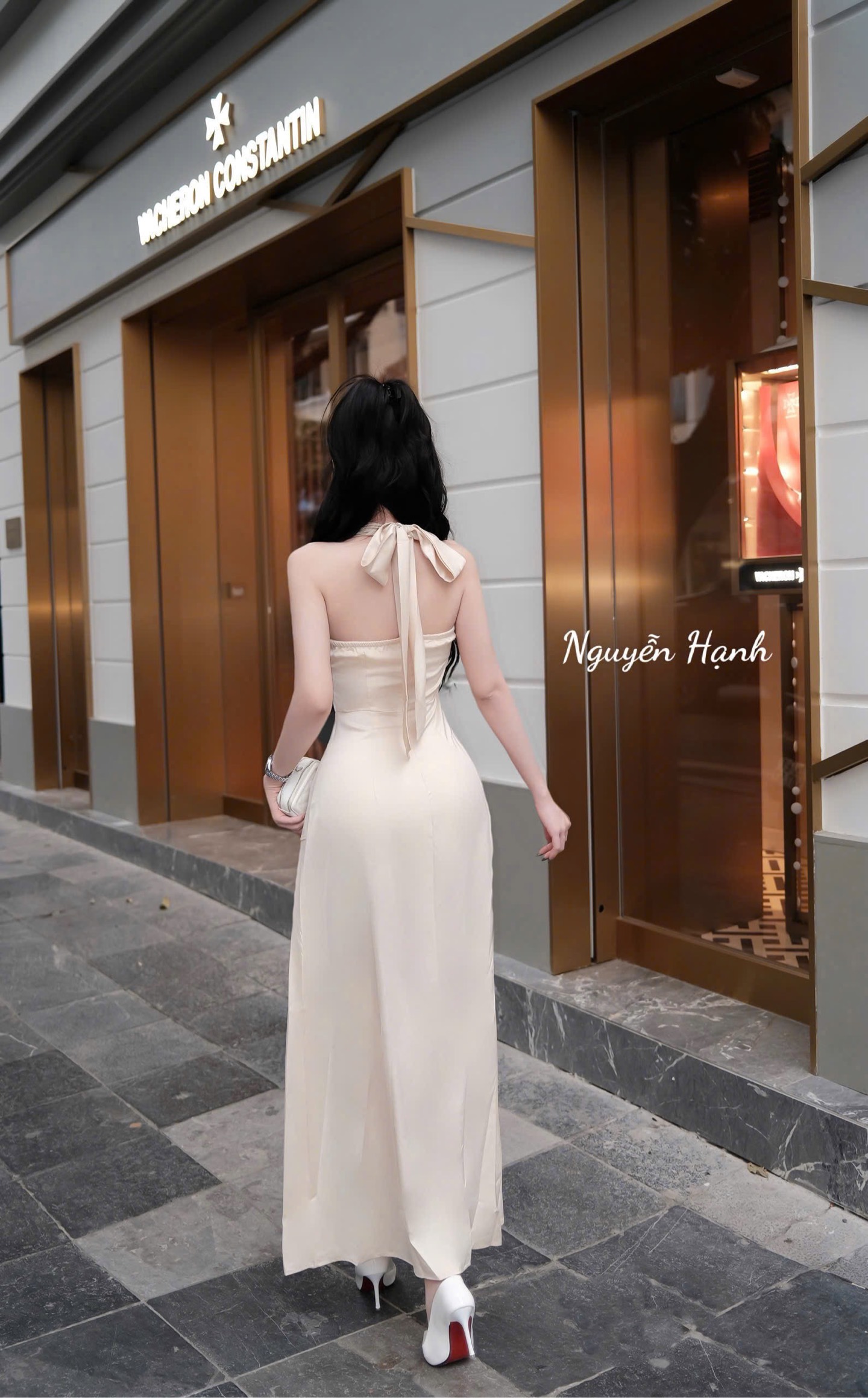 Đầm cột nơ cổ lụa xẻ tà