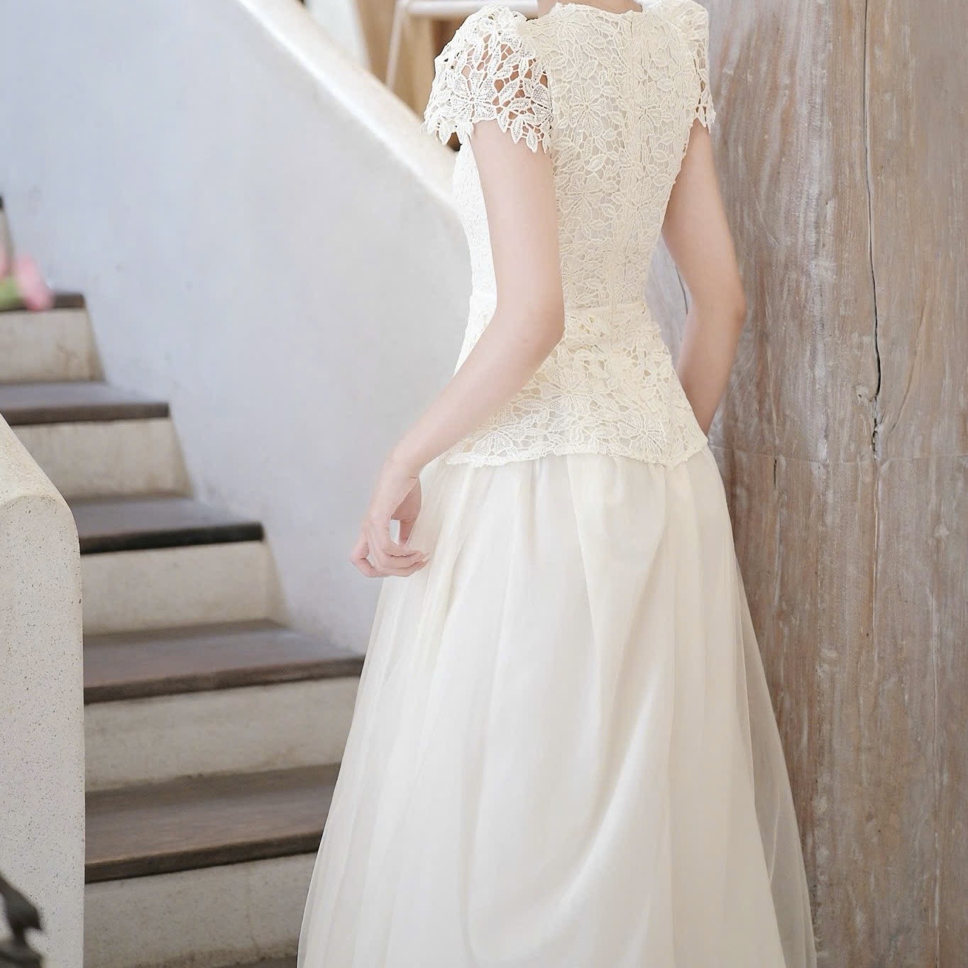 Đầm phối ren cổ V cổ tim tay ren dáng dài cao cấp thiết kế đi tiệc sang trọng