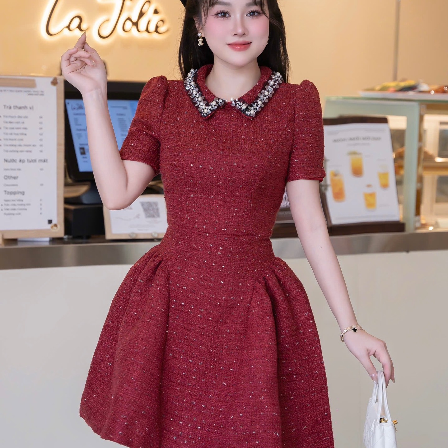 Đầm dạ cổ đá bồng xoè tay nhắn