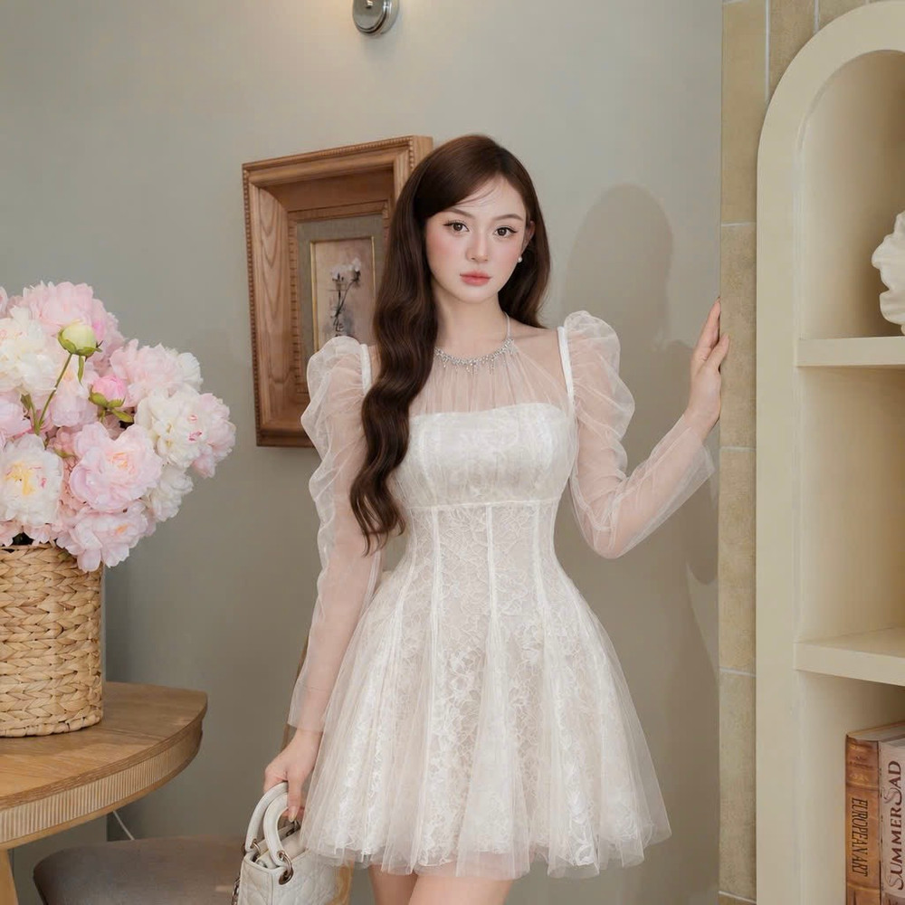 Đầm thiết kế cổ yếm đính đá tay dài dáng ngắn