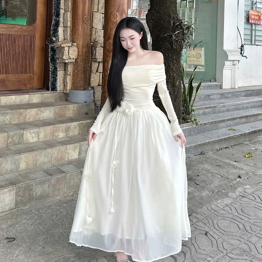 Đầm thiết kế dáng dài trễ vai phối hoa