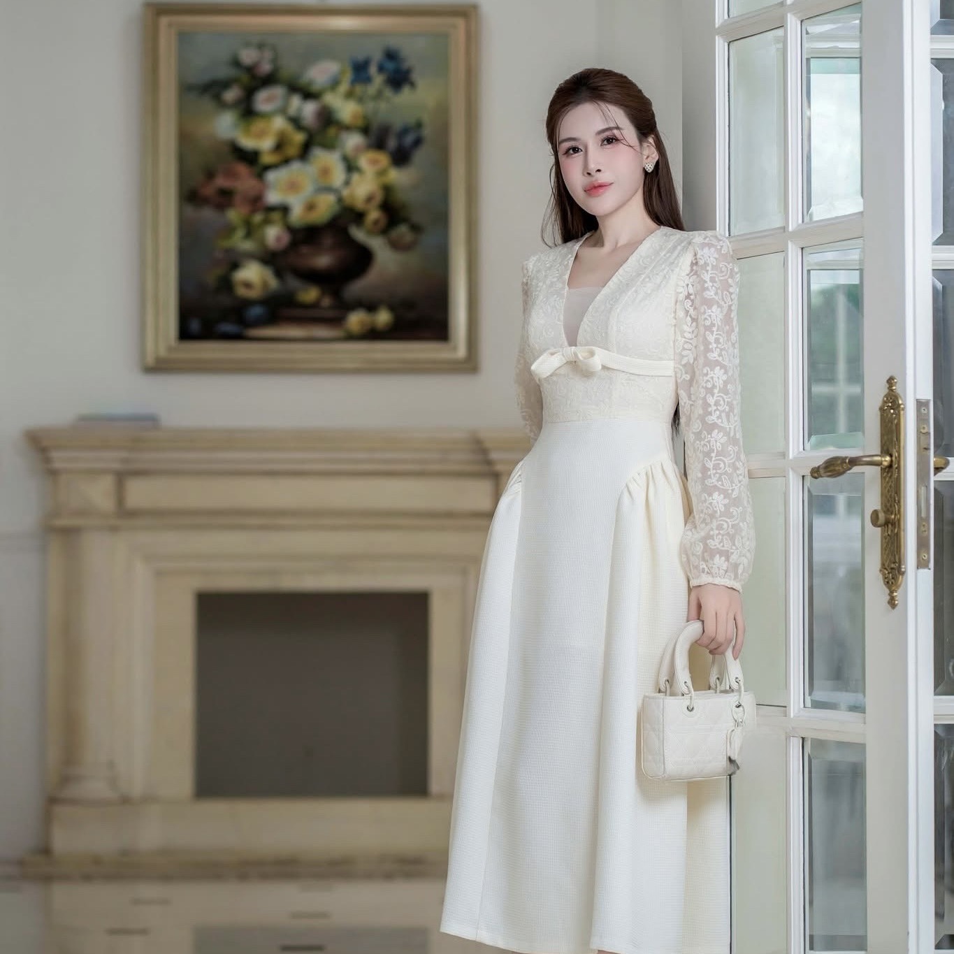 Đầm thiết kế cổ V ren tay dài dáng dài cao cấp