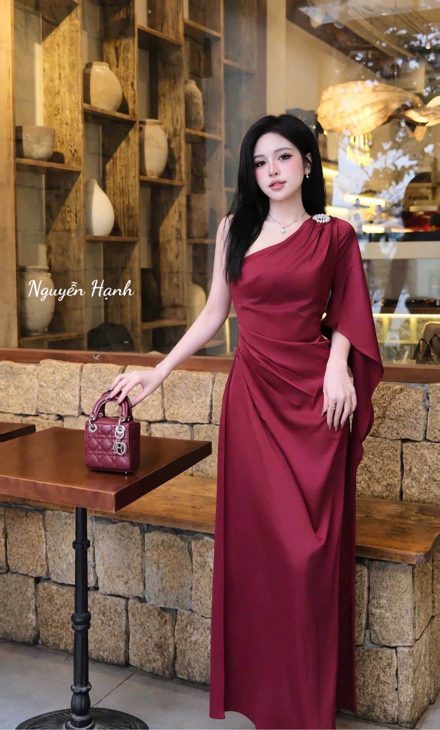 Đầm lụa chéo vai tag đá