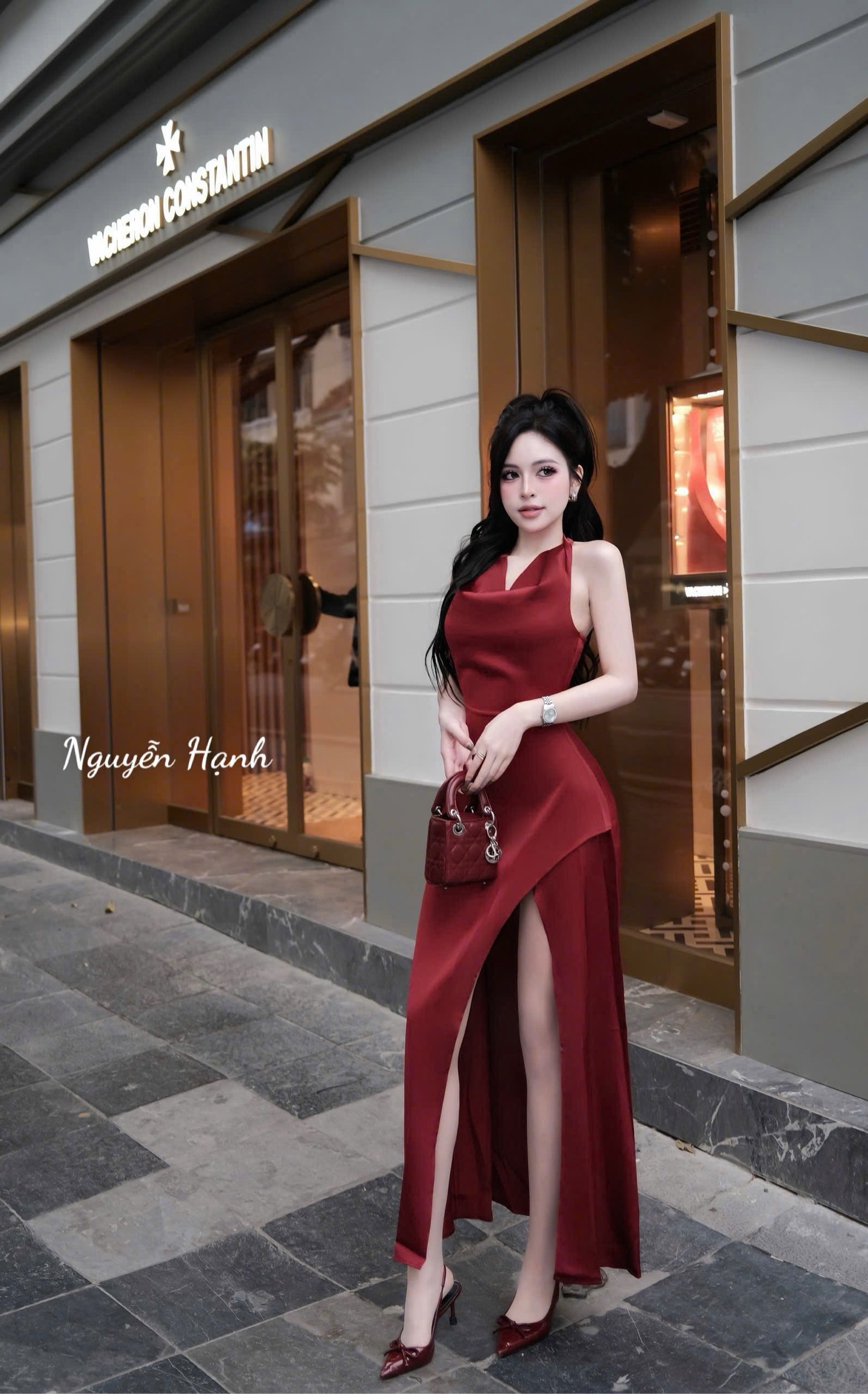 Đầm cột nơ cổ lụa xẻ tà
