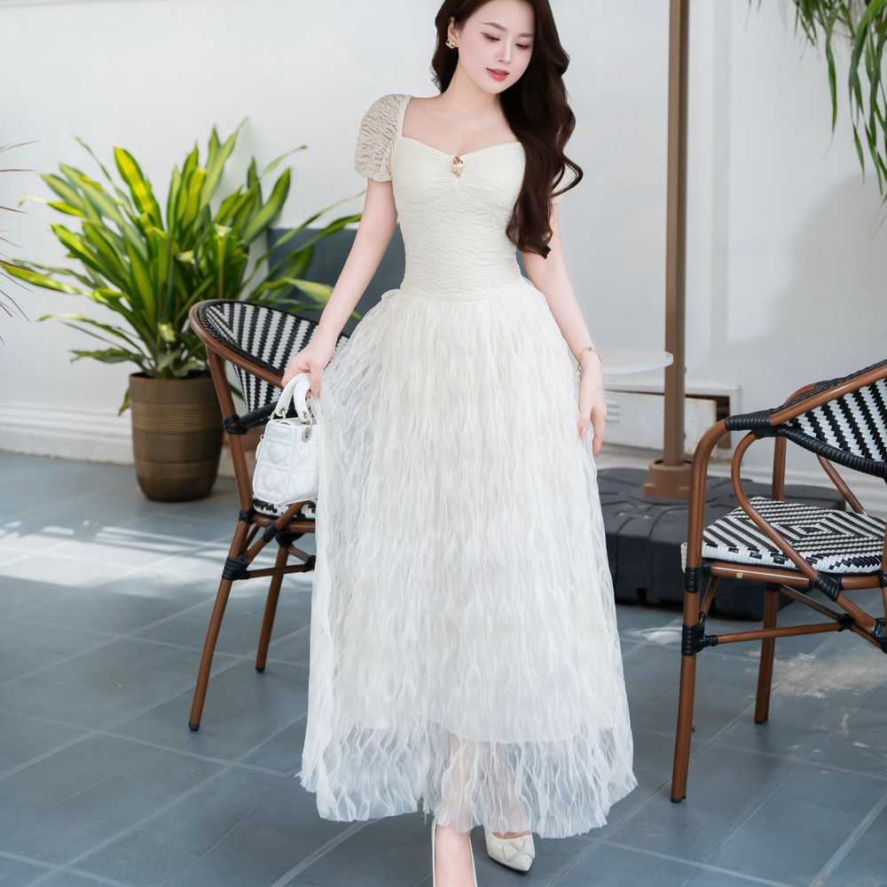 Đầm thiết kế cổ vuông tay ren dáng dài xòe