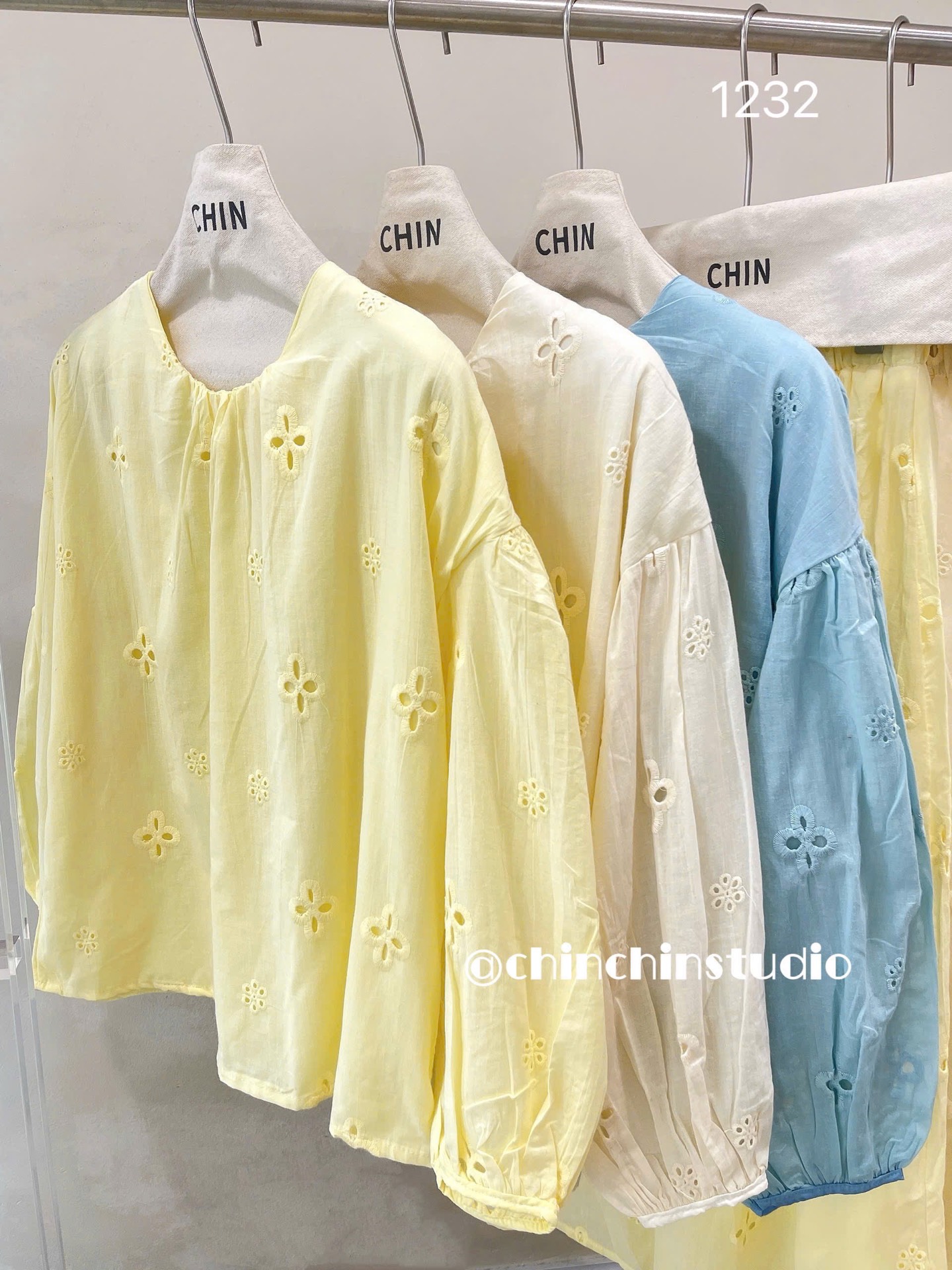 Set áo tay phồng kèm chân váng dài