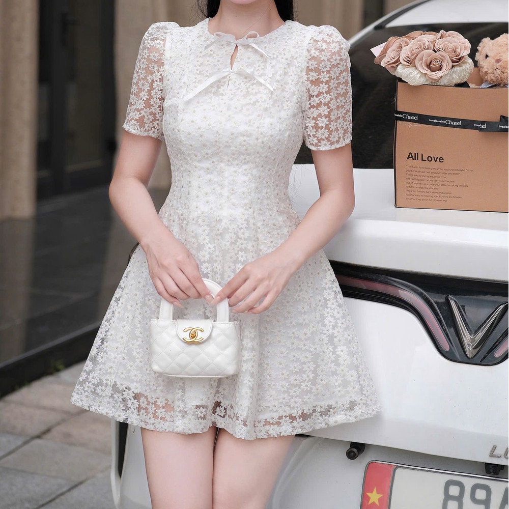 Đầm ngắn thiết kế dáng ngắn vải ren tay ngắn dễ thương đi cà phê đi tiệc đơn giản