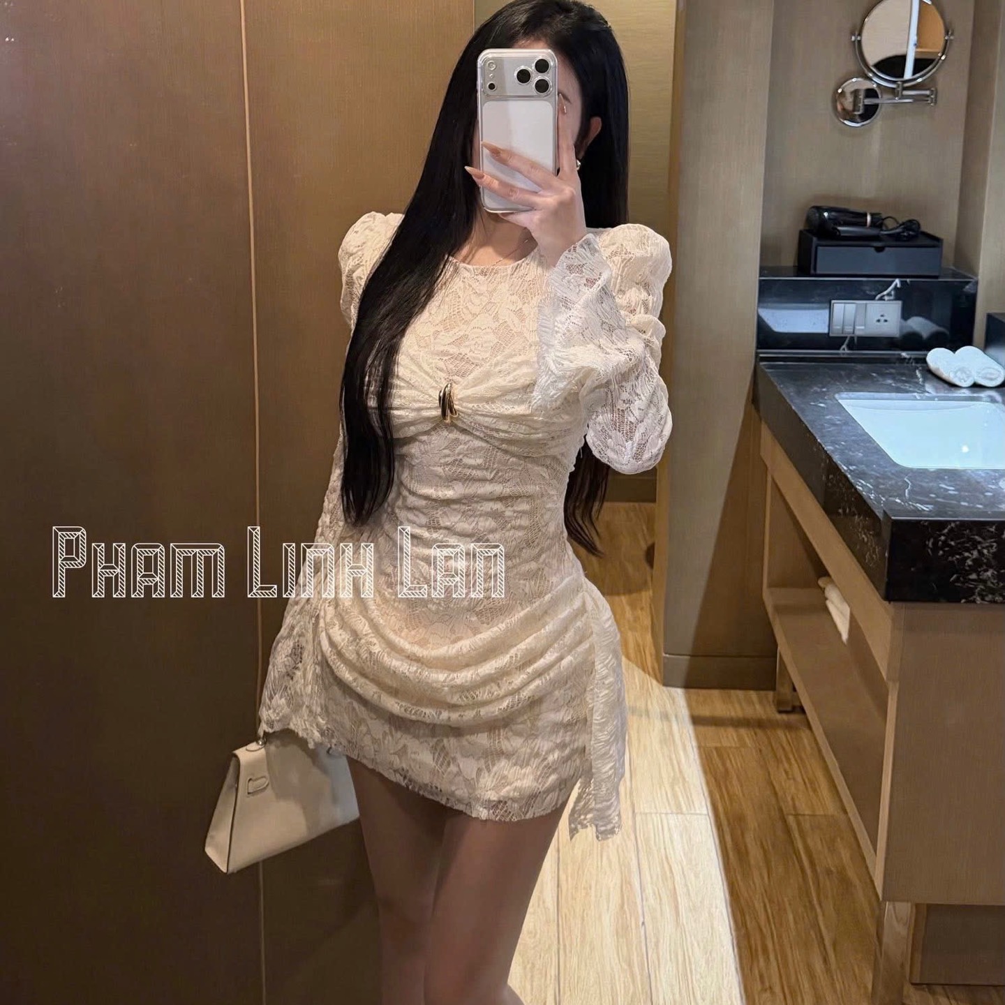 Đầm body tay dài vòng vàng ngực