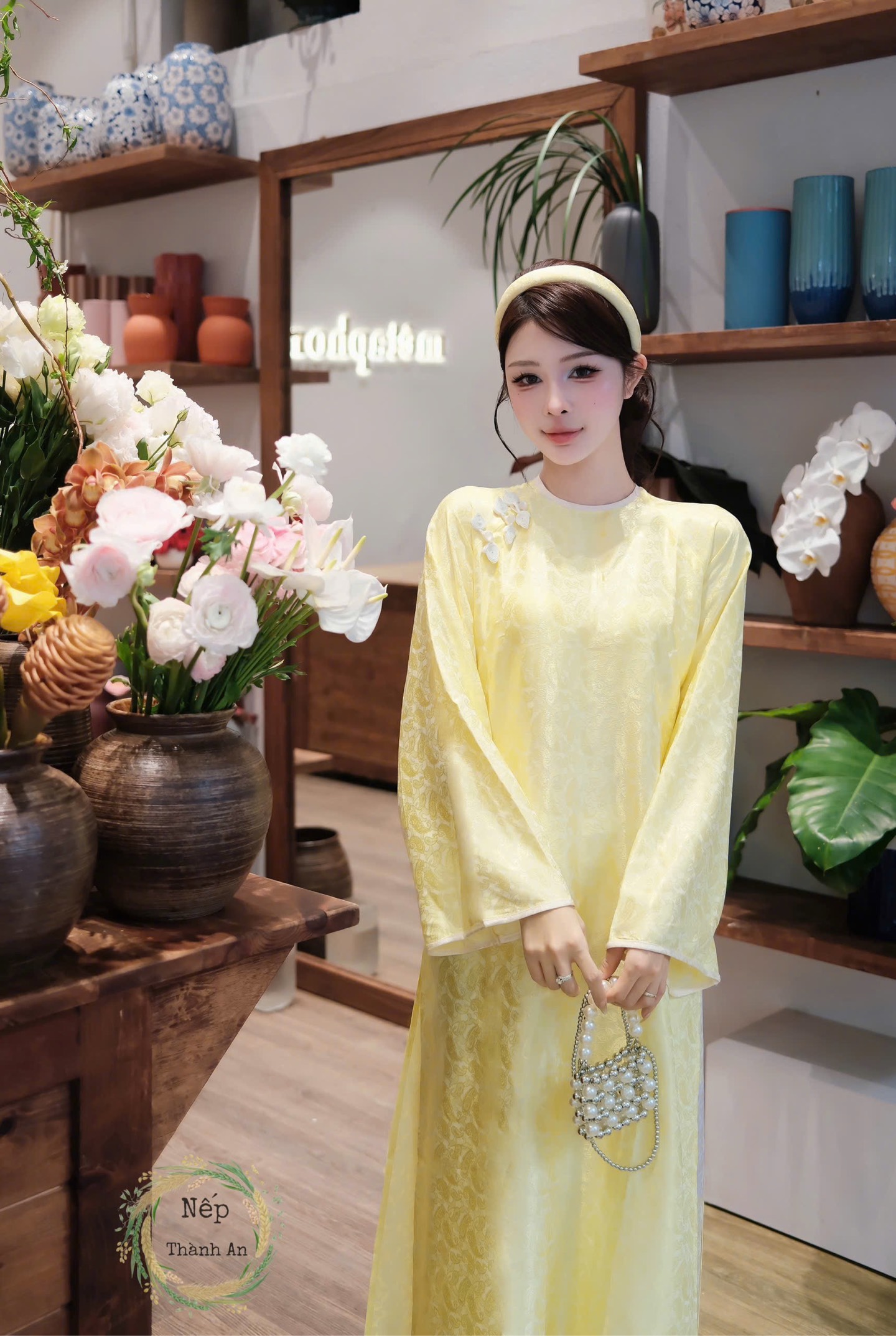 Áo dài gấm sò điệp phom xuông 2 tà gắn 3 nơ cao cấp