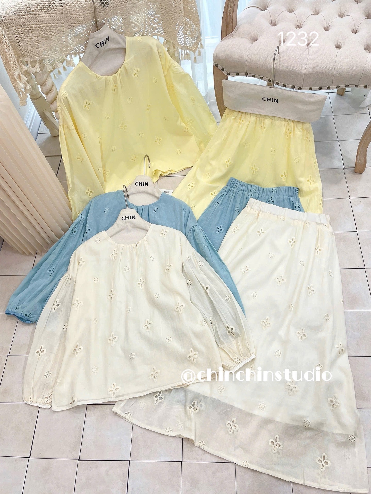Set áo tay phồng kèm chân váng dài