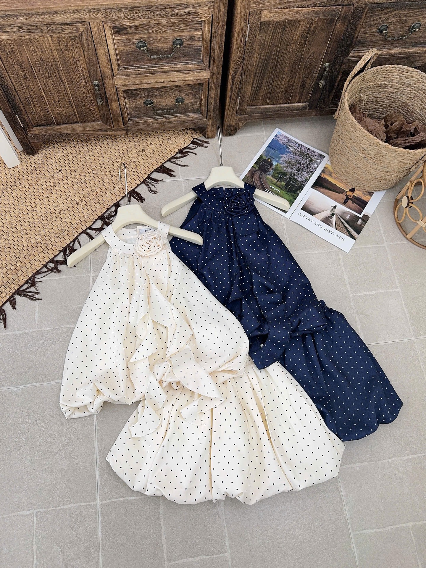 Set chấm bi áo yếm chân váy ngắn bí phồng nơ hoa